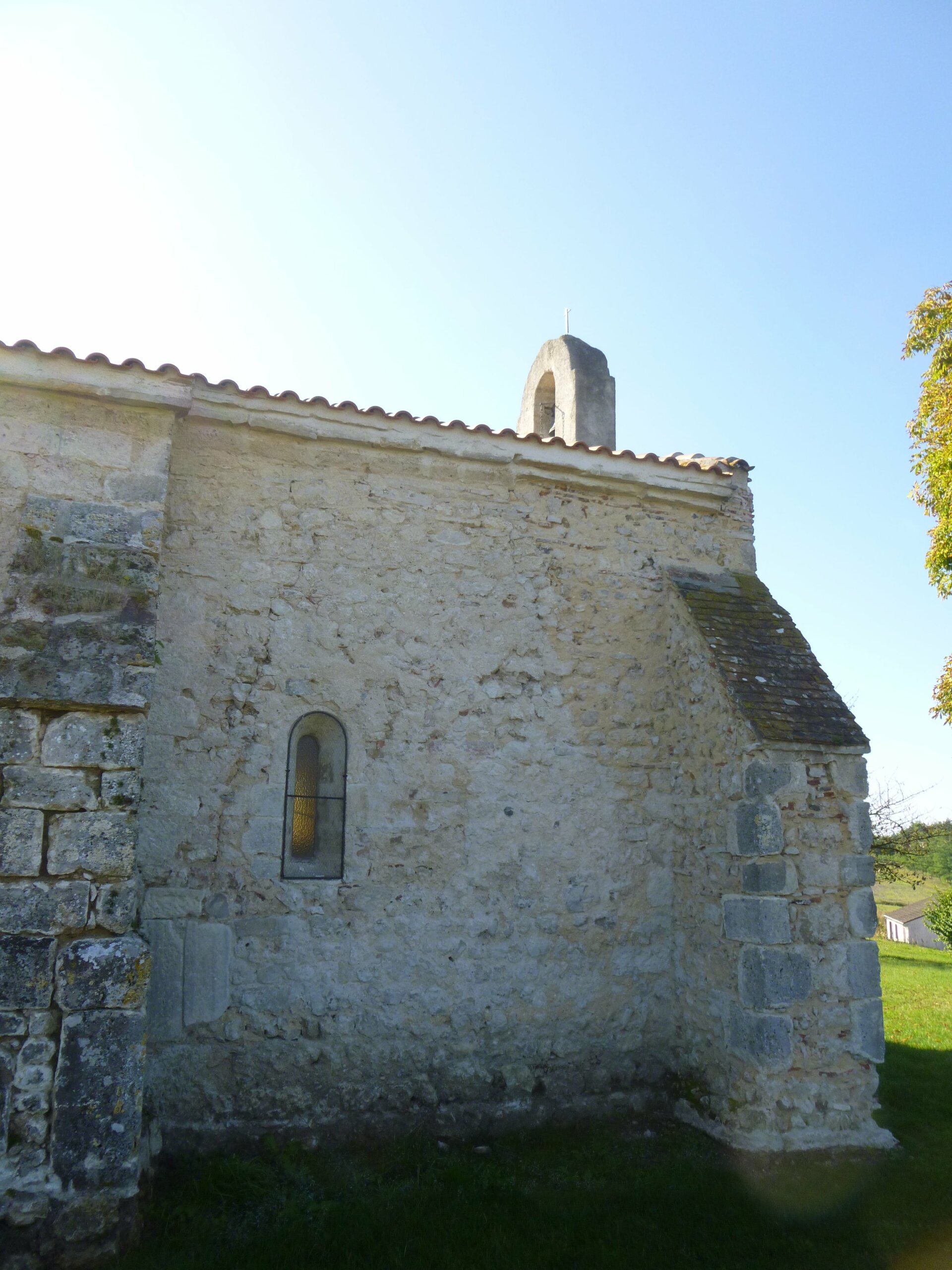 2015 chapelle de briailles extérieur pierres apparentes 001-min
