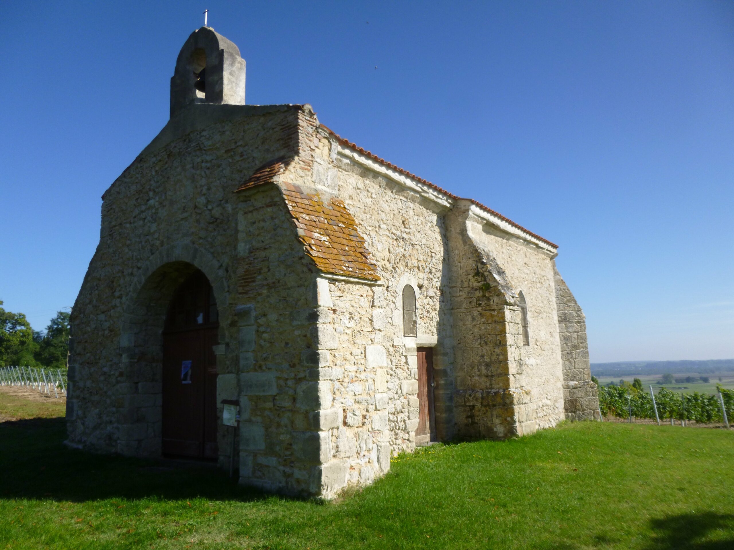 2015 chapelle de briailles extérieur pierres apparentes 005-min
